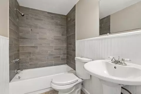 7 Maple Crest Cir #E, Holyoke, MA 01040 photo 17