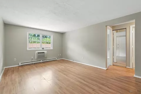 7 Maple Crest Cir #E, Holyoke, MA 01040 photo 7