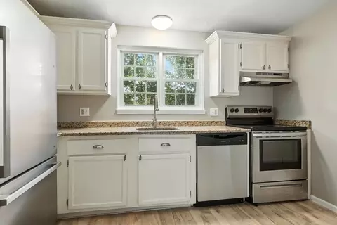 7 Maple Crest Cir #E, Holyoke, MA 01040 photo 11