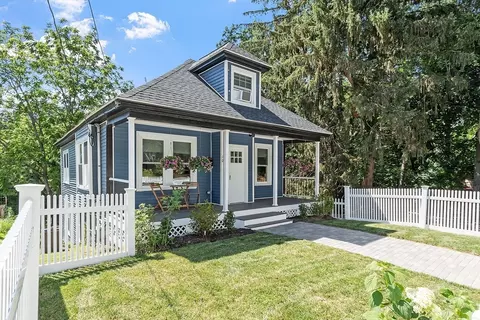 10 Burnham Rd, Andover, MA 01810
