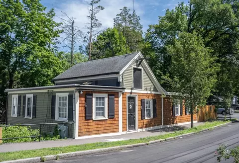 4 School St, Milton, MA 02186