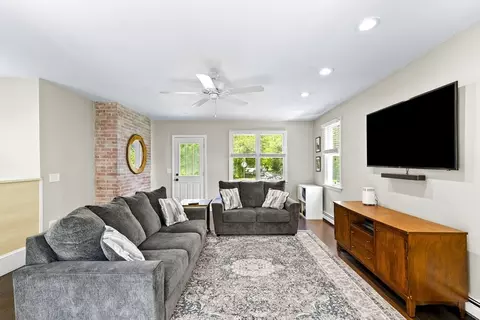 73 Fruit St, Mansfield, MA 02048 photo 4