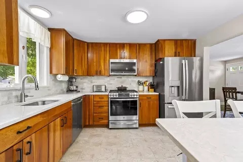 73 Fruit St, Mansfield, MA 02048 photo 6