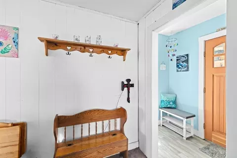 Entry Way - 48 Guild St, Hull, MA 02045 photo 2 of 4