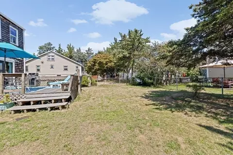 Exterior - 48 Guild St, Hull, MA 02045 photo 8 of 10