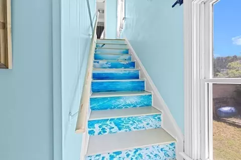 Entry Way - 48 Guild St, Hull, MA 02045 photo 4 of 4