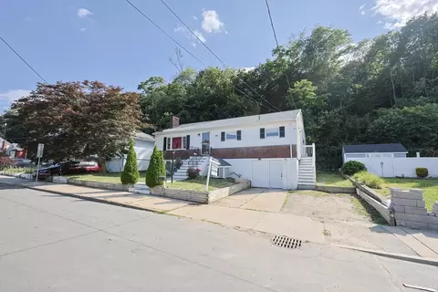 124 Cook Ave, Chelsea, MA 02150