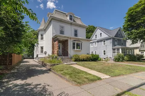 371 Cherry St, Newton, MA 02465