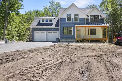 25 Bayberry Ln, Salisbury, MA 01952