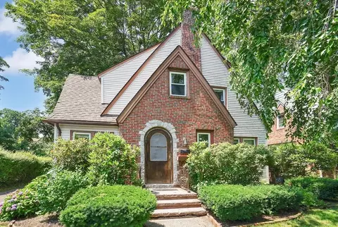 20 Bangor St, Springfield, MA 01118