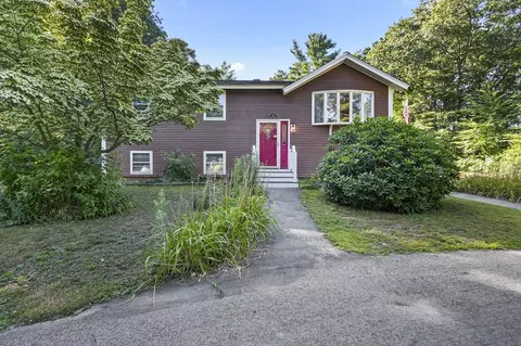 16 Amburg St, Georgetown, MA 01833