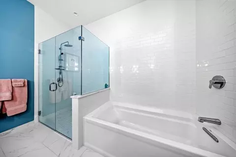 Bath - 10 Shipyard Dr #312, Hingham, MA 02043 photo 2 of 4