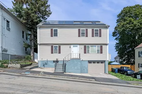 30 Hanson St, Salem, MA 01970