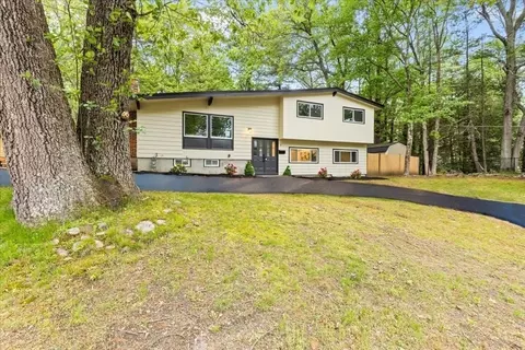 26 Spring Ln, Framingham, MA 01701