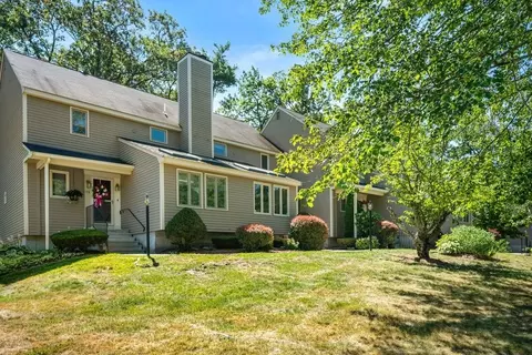 175 Brickett Hill Cir #175, Haverhill, MA 01830