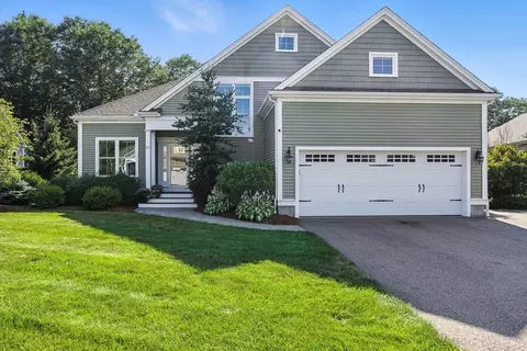 23 Rockwood Ln #23, Upton, MA 01568