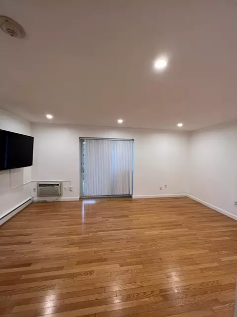 808 Willard St #F5, Quincy, MA 02169