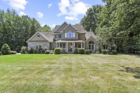 40 Rollins Dr, East Longmeadow, MA 01028