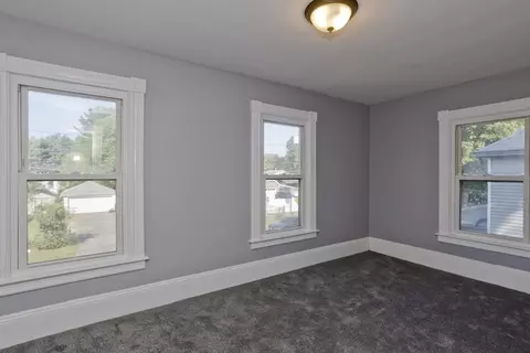 Bedroom - 11 Nathaniel St, Springfield, MA 01109 photo 2 of 3