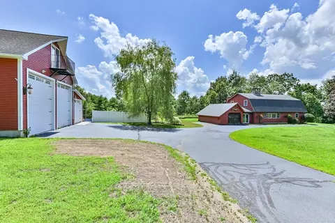 95 Charlton Rd, Dudley, MA 01571