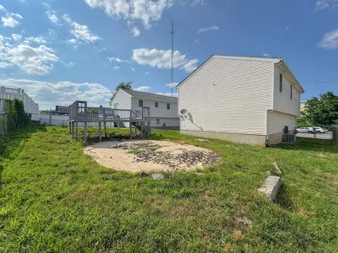 899 Warren St, Fall River, MA 02721 photo 5
