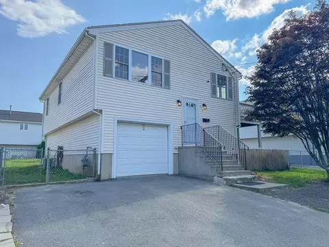 899 Warren St, Fall River, MA 02721