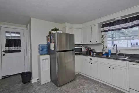 45 Fenimore Blvd, Springfield, MA 01108 photo 12