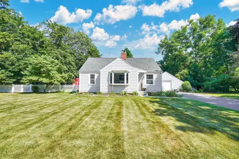 21 Hunting Ln, Wilbraham, MA 01095
