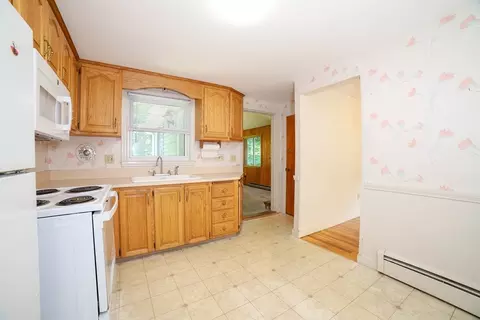 Kitchen - 24 Greybert Ln, Worcester, MA 01602 photo 3 of 3