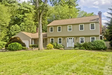 10 Cooley Dr, Wilbraham, MA 01095