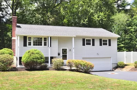 76 Brookwood Dr, Longmeadow, MA 01106