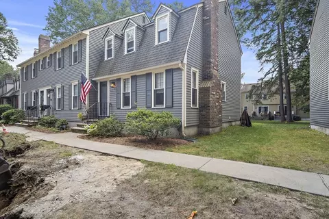 172 Wellman Ave #172, Chelmsford, MA 01863