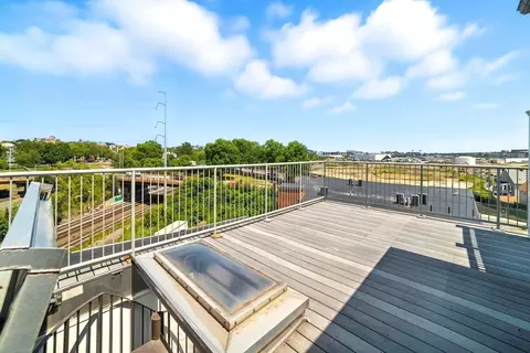 Exterior - 210 Broadway #406, Everett, MA 02149 photo 5 of 7