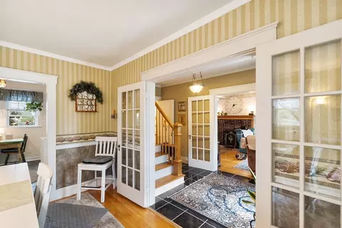 Entry Way - 7 Jonathan St, Gardner, MA 01440 photo 2 of 4