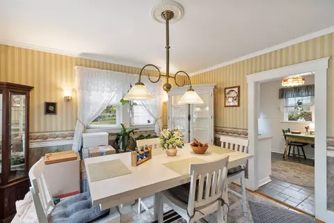 Dining - 7 Jonathan St, Gardner, MA 01440 photo 2 of 3