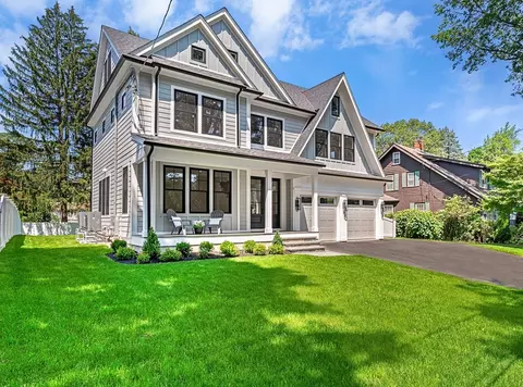 59 Henderson St, Needham, MA 02492 photo 2