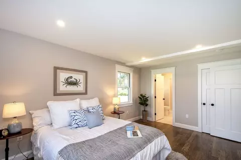 Bedroom - 34 Lincoln Ave, Bourne, MA 02532 photo 2 of 3