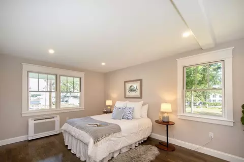 Bedroom - 34 Lincoln Ave, Bourne, MA 02532 photo 1 of 3