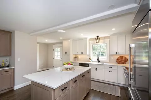 Kitchen - 34 Lincoln Ave, Bourne, MA 02532 photo 3 of 6
