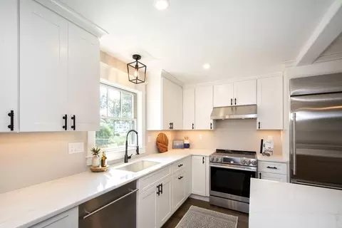 Kitchen - 34 Lincoln Ave, Bourne, MA 02532 photo 5 of 6