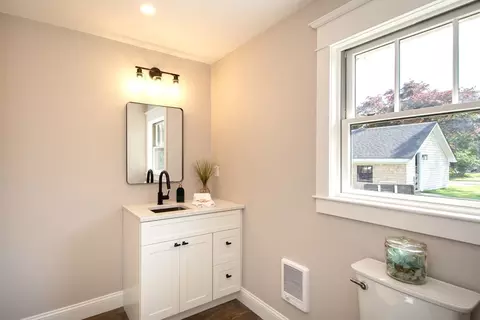 Bath - 34 Lincoln Ave, Bourne, MA 02532 photo 1 of 4