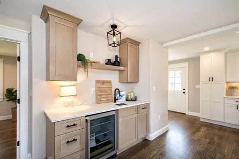 Entry Way - 34 Lincoln Ave, Bourne, MA 02532 photo 1 of 3