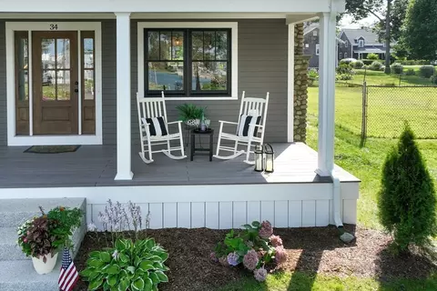 Exterior - 34 Lincoln Ave, Bourne, MA 02532 photo 3 of 18