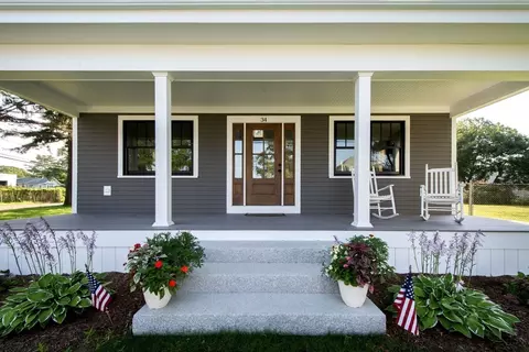 34 Lincoln Ave, Bourne, MA 02532