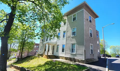 17 Windsor St, Worcester, MA 01605