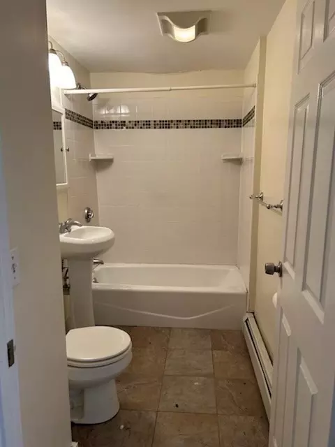 17 Windsor St, Worcester, MA 01605 photo 5