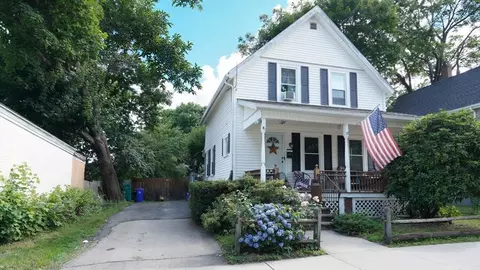 37 School St, Attleboro, MA 02703