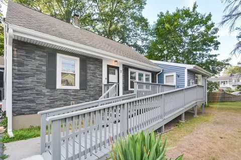 7 Maple St, Burlington, MA 01803