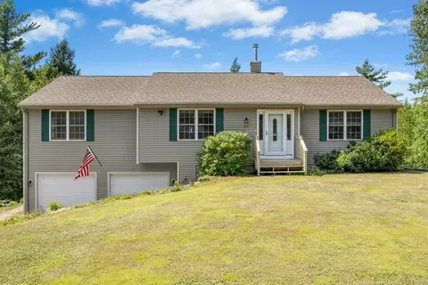 23 Geordie Ln, Hubbardston, MA 01452