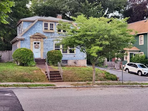 7 Rambler Rd, Jamaica Plain, MA 02130